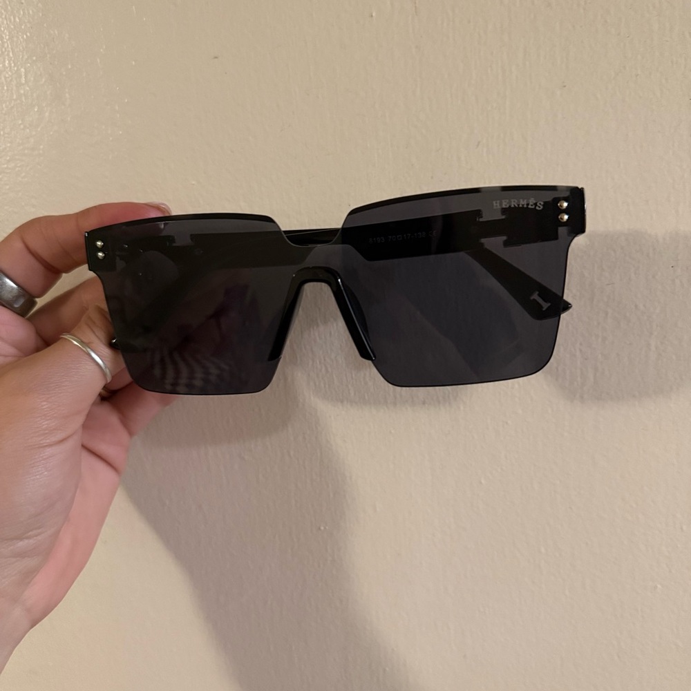 Black Square Sunglasses